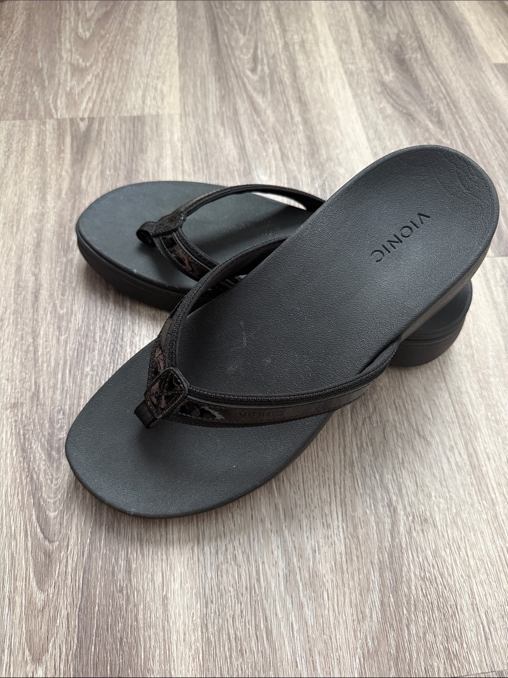Vionic Black high tide  Platform Thong Sandals 11